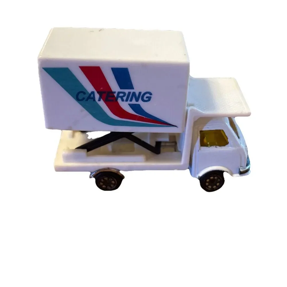 Collectible Food Catering Truck * Airport Exclusive Unbranded 1:64 Scale Car